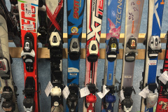 Bereits gewachste Skier